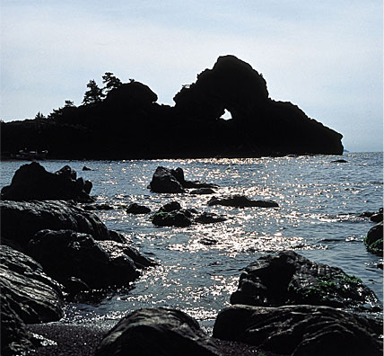 曽々木海岸・窓岩